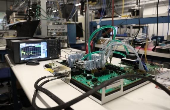 OpenAI sắp trở thành công ty AI đầu tiên kiểm soát toàn bộ chuỗi giá trị, màn hợp tác tỷ USD với Broadcom khiến Nvidia 'khóc thét'- Ảnh 2.