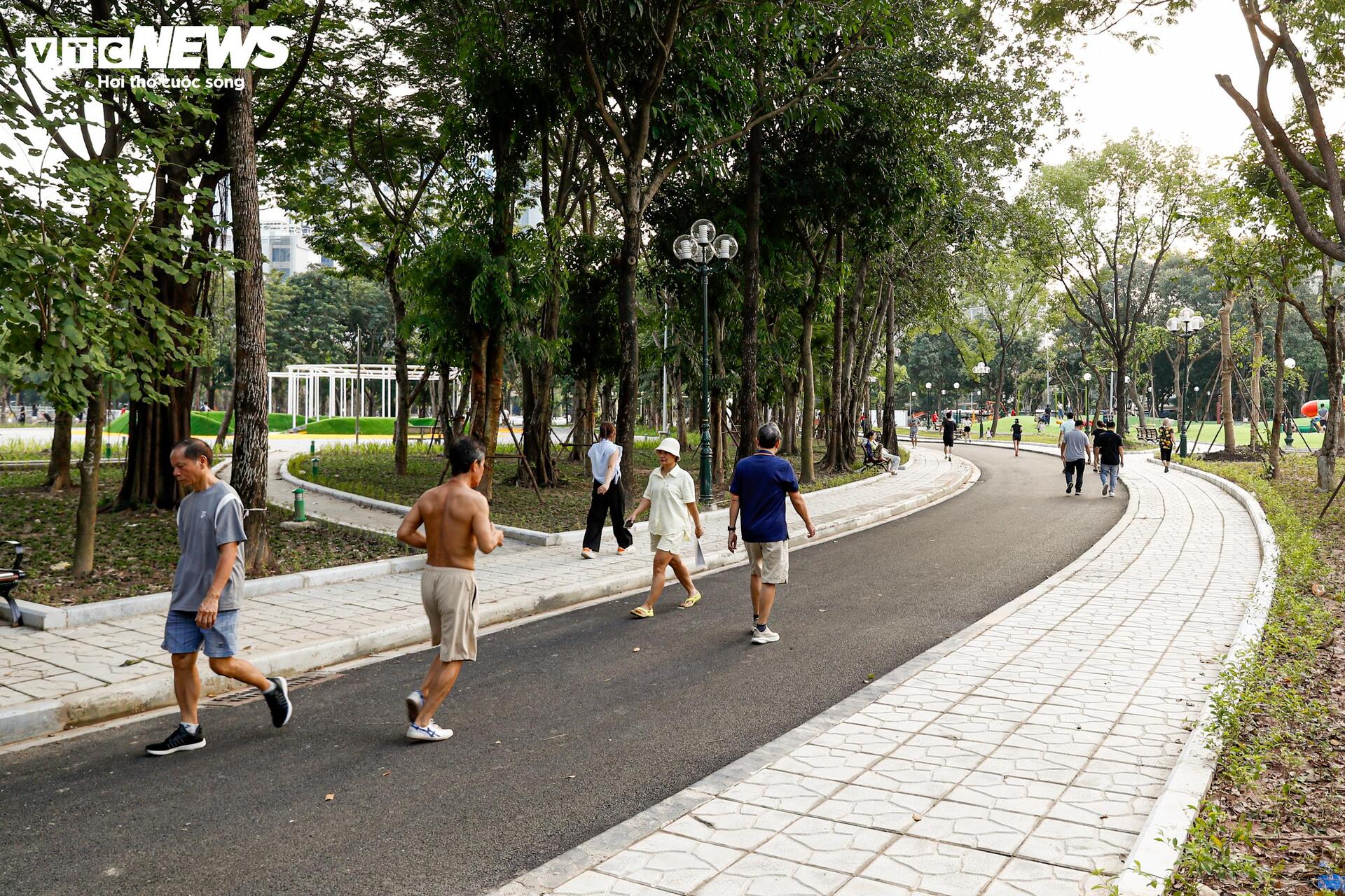 Được đầu tư cải tạo 66 tỷ đồng, công viên ở Hà Nội khang trang, khác lạ- Ảnh 17. Được đầu tư cải tạo 66 tỷ đồng, công viên ở Hà Nội khang trang, khác lạ- Ảnh 17.