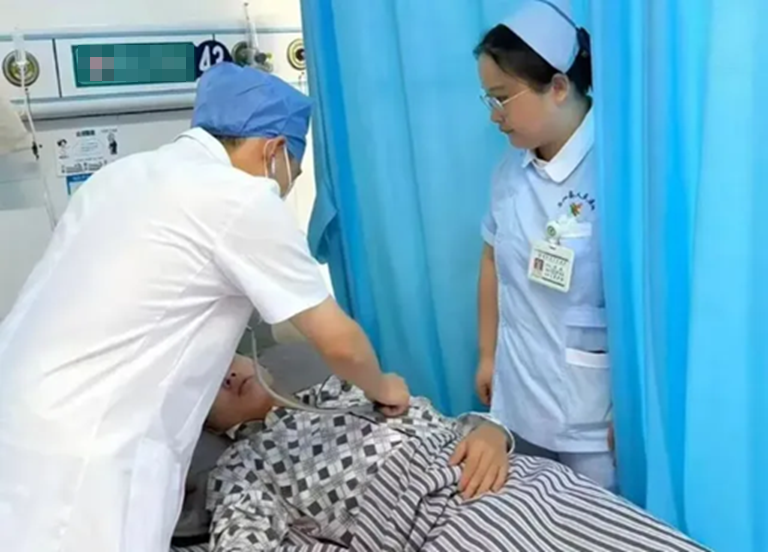Nam Sinh 18 Tuổi Nam Sinh 18 Tuổi