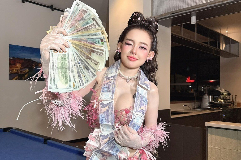 Cái bẫy phía sau lối sống phô trương tiền bạc nhìn từ Hoàng Hường, Ngân 98- Ảnh 4. Cái bẫy phía sau lối sống phô trương tiền bạc nhìn từ Hoàng Hường, Ngân 98- Ảnh 4.