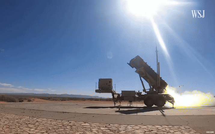 EU và NATO 'giẫm lên chân nhau'- Ảnh 2. Ukraine tìm cách mua