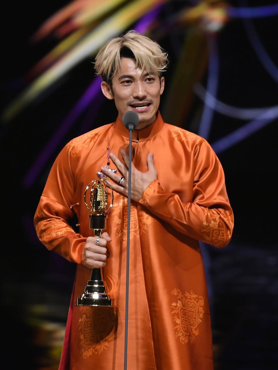 "Đệ nhất mỹ nhân xứ Đài" mê Liên Bỉnh Phát như điếu đổ!- Ảnh 1. "Đệ nhất mỹ nhân xứ Đài" mê Liên Bỉnh Phát như điếu đổ!- Ảnh 1.