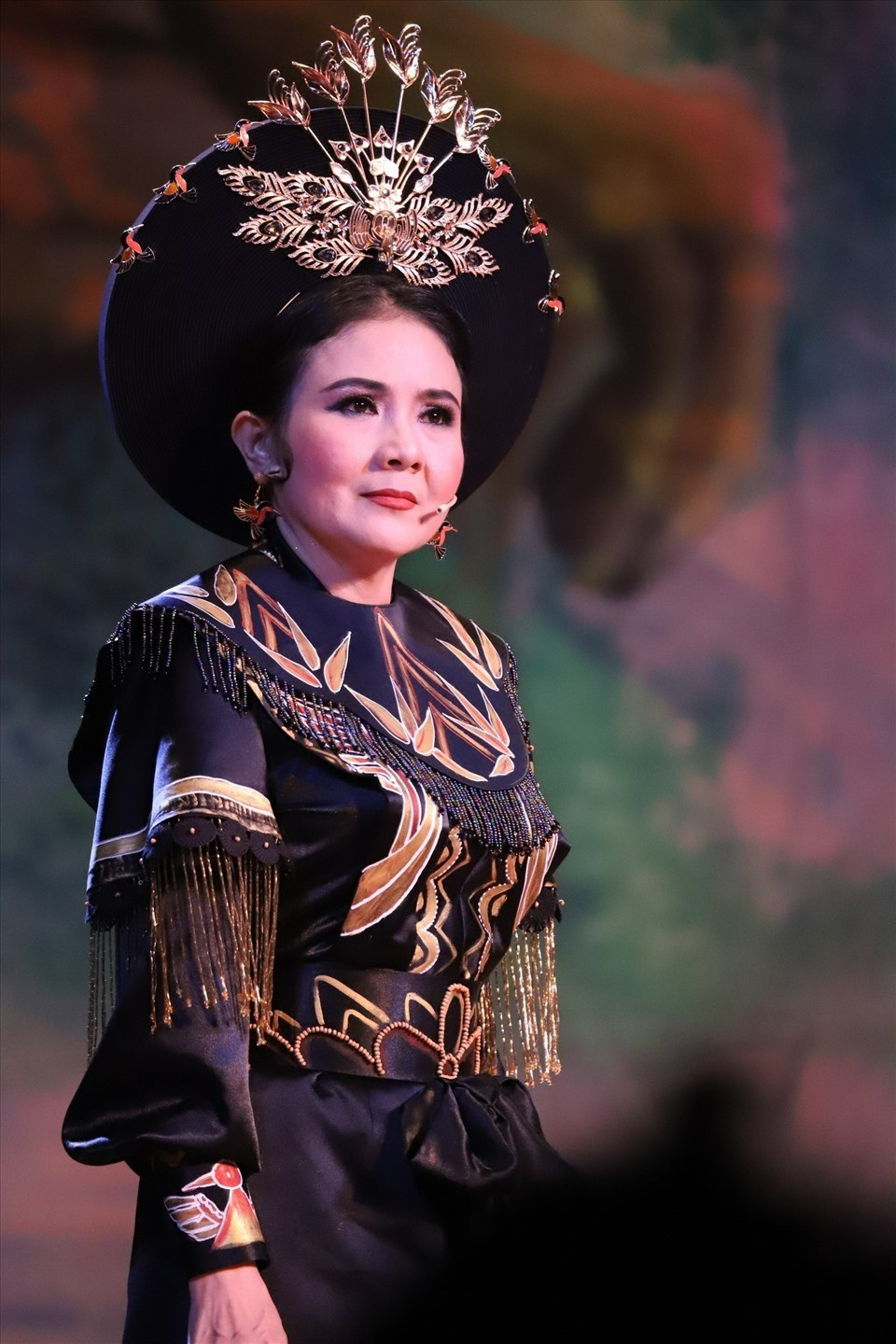 Cải lương từ cực thịnh đến 'sắp chết rồi'- Ảnh 1. Cải lương từ cực thịnh đến 'sắp chết rồi'- Ảnh 1.