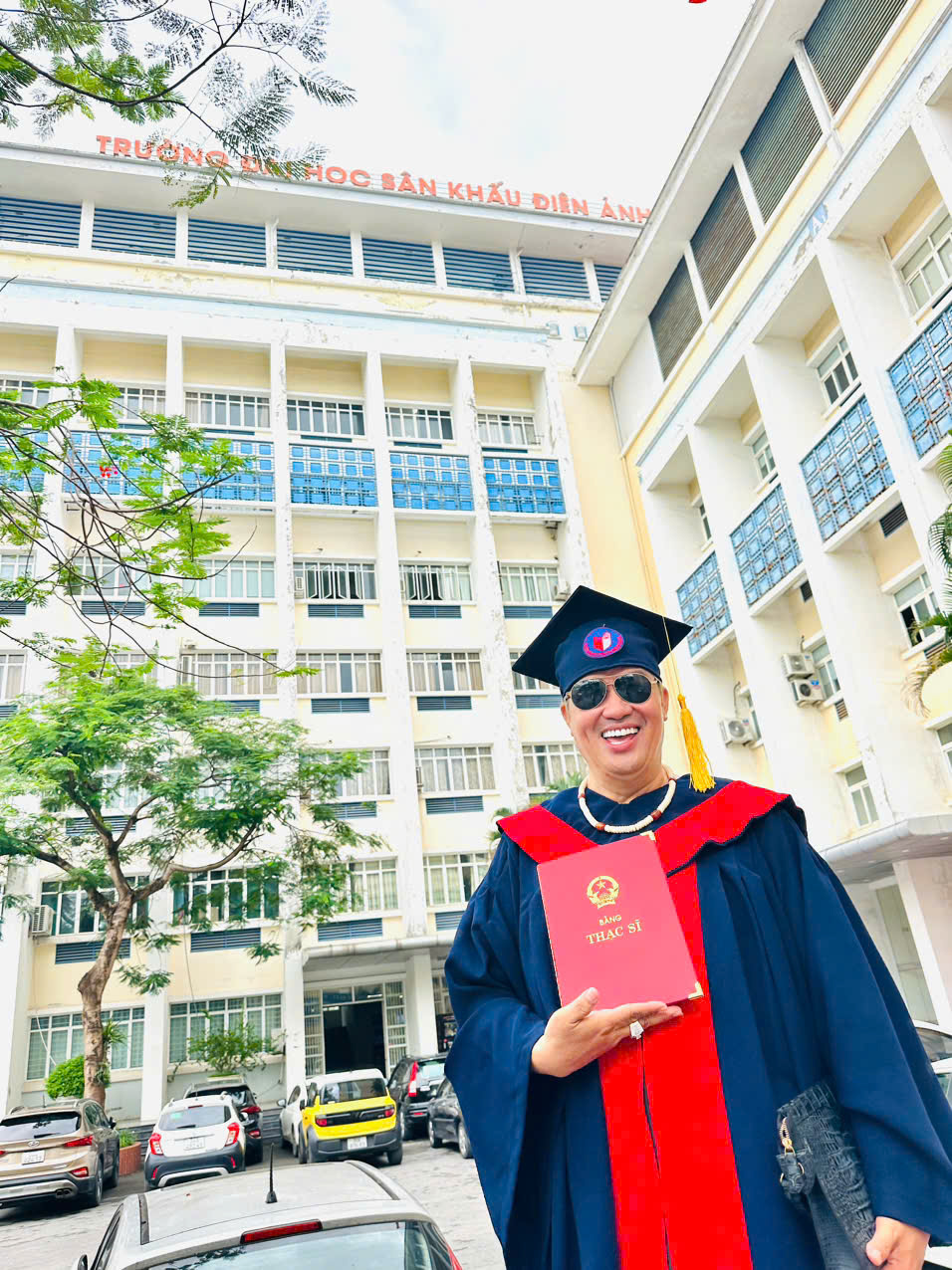 Nam nghệ sĩ vừa đậu thủ khoa đầu vào Tiến sĩ: Có người ý kiến lên ban giám hiệu, tôi bị mời lên làm việc!- Ảnh 1. Nam nghệ sĩ vừa đậu thủ khoa đầu vào Tiến sĩ: Có người ý kiến lên ban giám hiệu, tôi bị mời lên làm việc!- Ảnh 1.