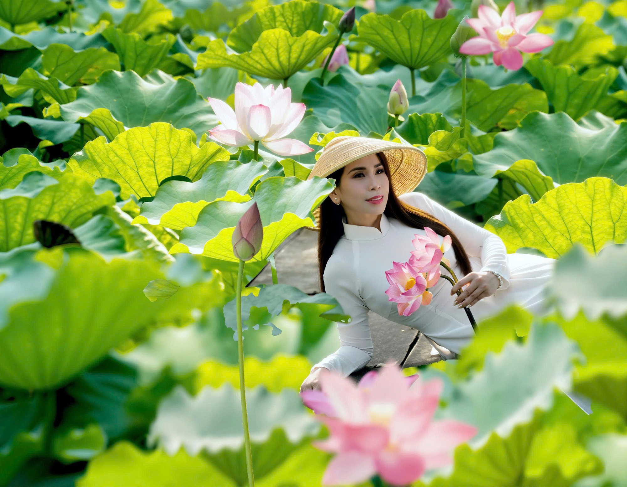 Lý Hương khoe nhan sắc trẻ đẹp ở tuổi U50- Ảnh 4. Lý Hương khoe nhan sắc trẻ đẹp ở tuổi U50- Ảnh 4.