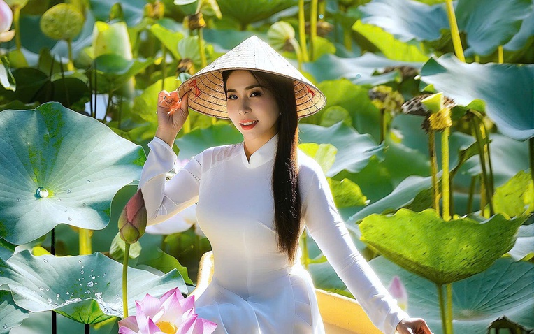 Lý Hương khoe nhan sắc trẻ đẹp ở tuổi U50- Ảnh 1. Lý Hương khoe nhan sắc trẻ đẹp ở tuổi U50- Ảnh 1.