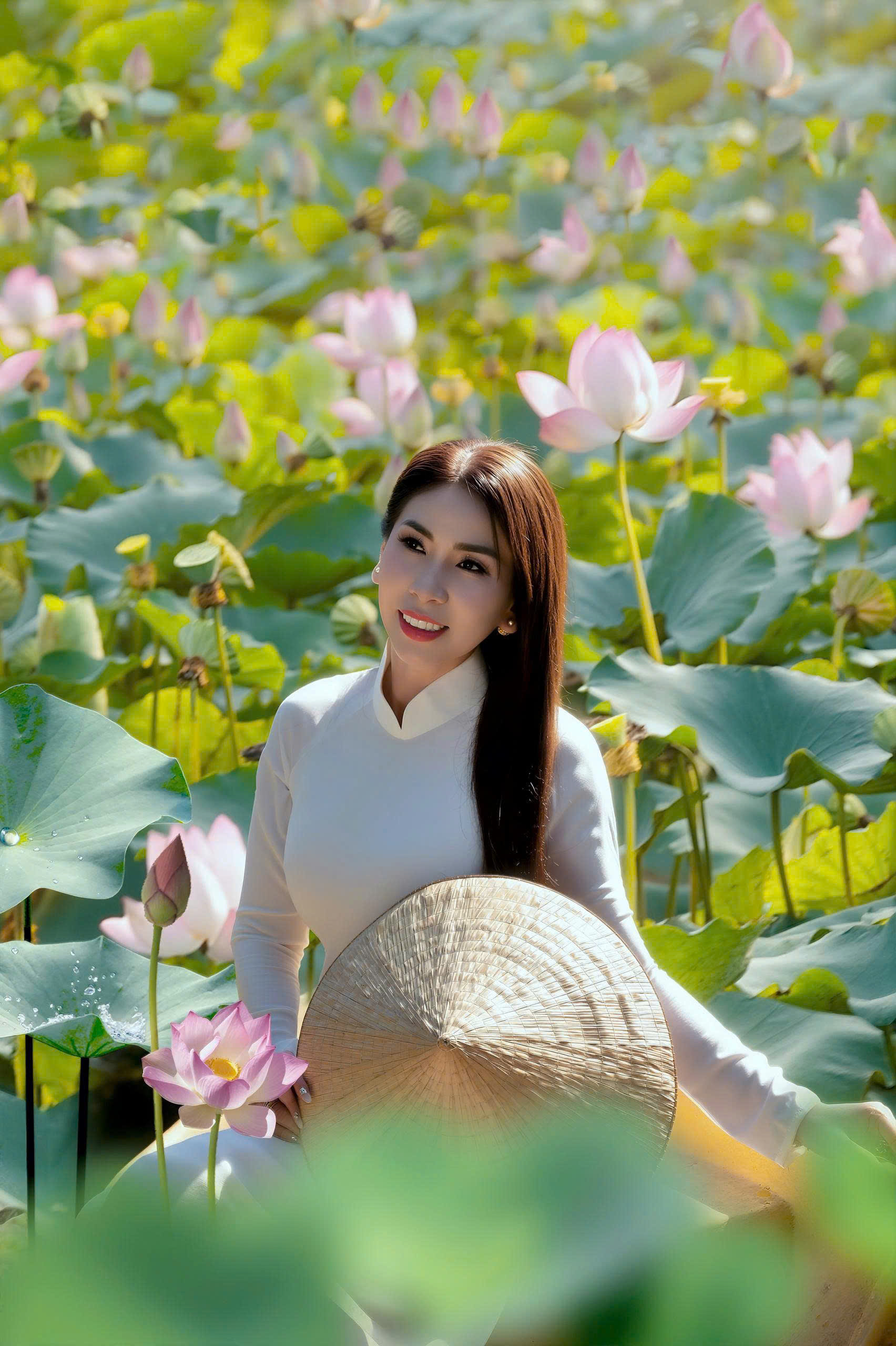 Lý Hương khoe nhan sắc trẻ đẹp ở tuổi U50- Ảnh 5. Lý Hương khoe nhan sắc trẻ đẹp ở tuổi U50- Ảnh 5.
