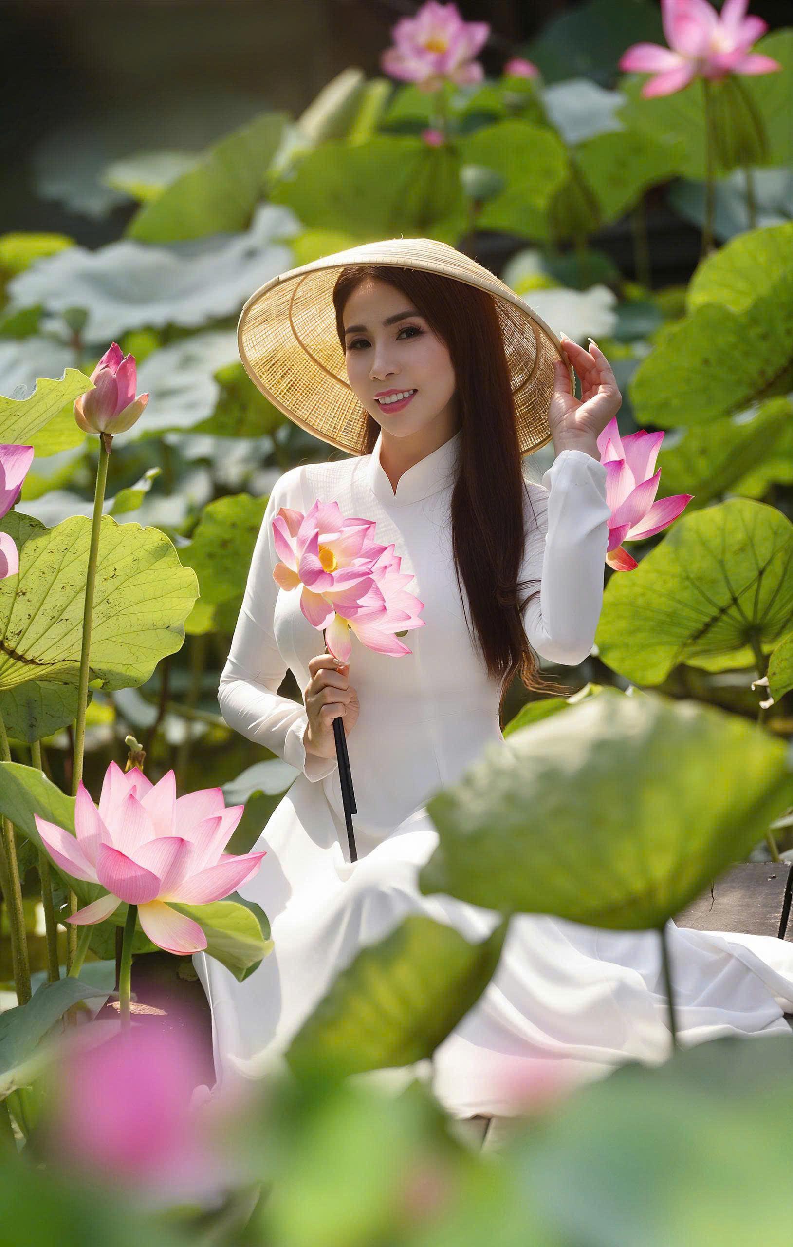Lý Hương khoe nhan sắc trẻ đẹp ở tuổi U50- Ảnh 9. Lý Hương khoe nhan sắc trẻ đẹp ở tuổi U50- Ảnh 9.