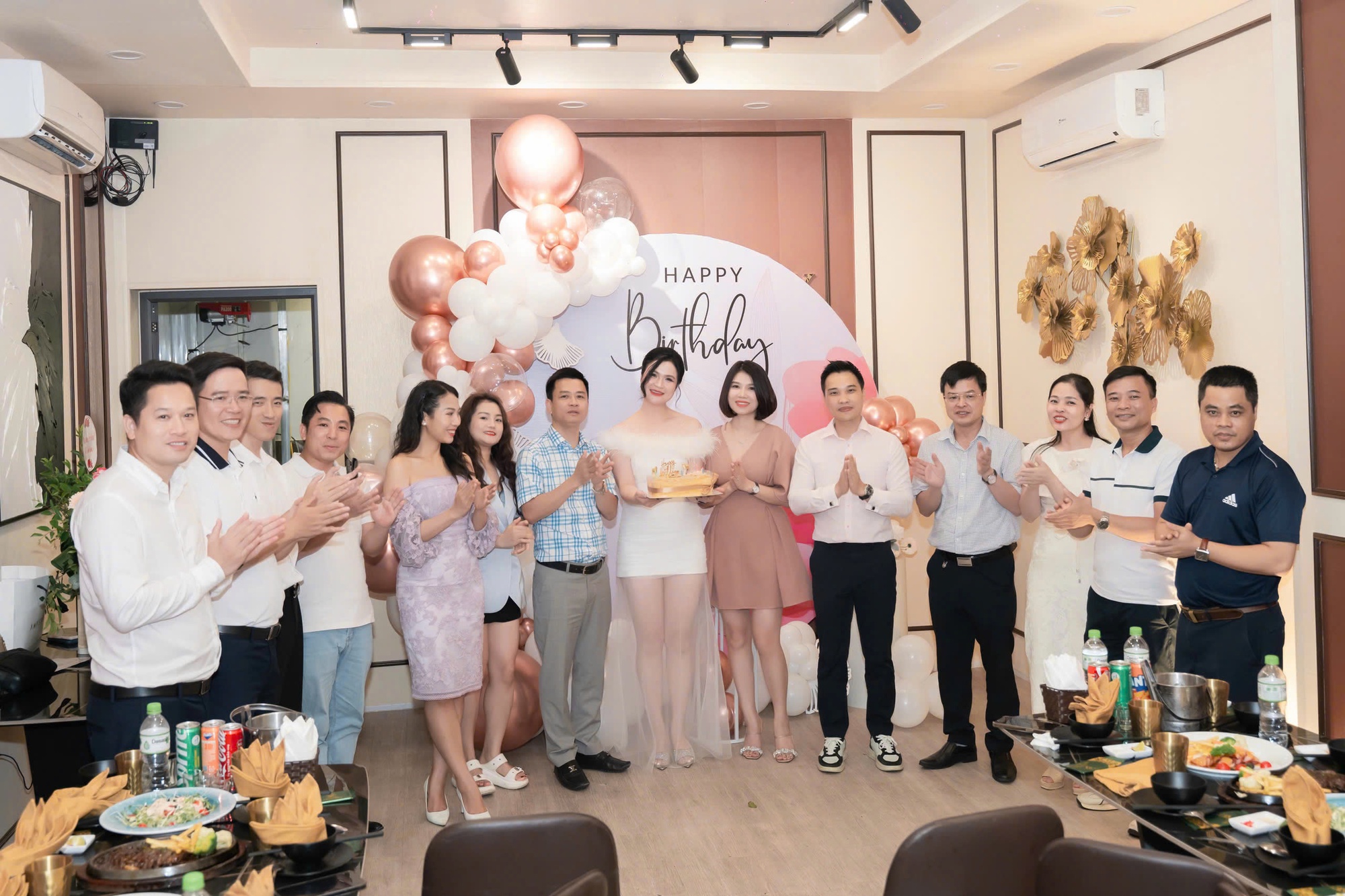 Nữ hoàng trang sức Diễm Hương – người phụ nữ trọn tâm - đức - tài, lan tỏa yoga đến cộng đồng Việt Nam- Ảnh 2. Nữ hoàng trang sức Diễm Hương – người phụ nữ trọn tâm - đức - tài, lan tỏa yoga đến cộng đồng Việt Nam- Ảnh 2.