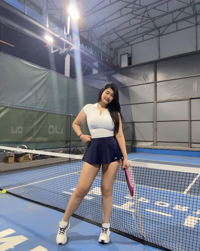 Bị mắng "gọi vốn" vì mặc đồ pickleball quá bé, cô gái 80kg đáp trả- Ảnh 9. Bị mắng "gọi vốn" vì mặc đồ pickleball quá bé, cô gái 80kg đáp trả- Ảnh 9.