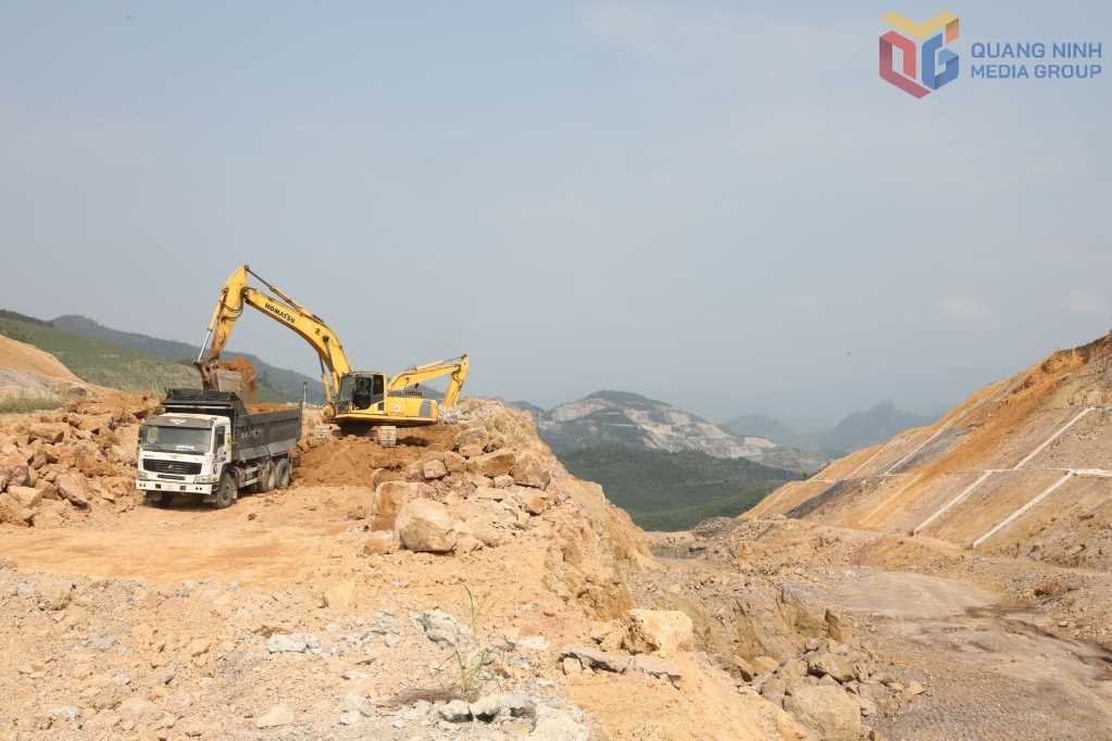 Mệnh lệnh từ công trường: Dự án 1.800 tỷ sắp "thay áo mới" cho tuyến cao tốc huyết mạch phía Bắc- Ảnh 4. Mệnh lệnh từ công trường: Dự án 1.800 tỷ sắp "thay áo mới" cho tuyến cao tốc huyết mạch phía Bắc- Ảnh 4.