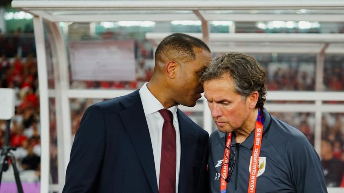 Cựu trợ lý HLV Kluivert buông lời cay đắng, mỉa mai tham vọng World Cup của Indonesia- Ảnh 1. Cựu trợ lý HLV Kluivert buông lời cay đắng, mỉa mai tham vọng World Cup của Indonesia- Ảnh 1.
