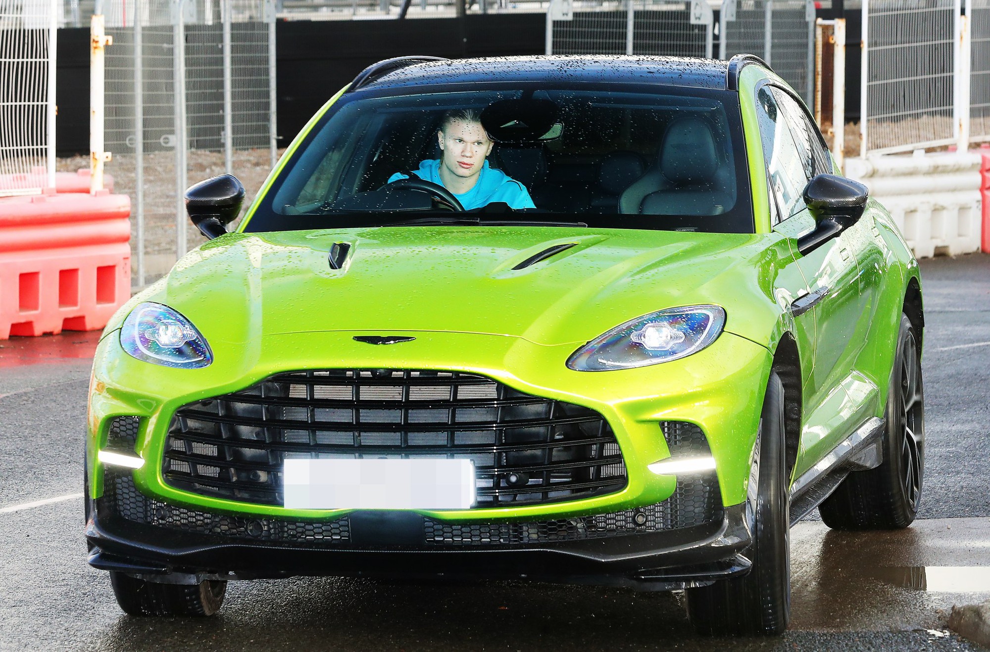 Erling Haaland tậu “siêu bò” Lamborghini xanh lục hiếm, bổ sung vào BST siêu xe trăm tỷ- Ảnh 3. Erling Haaland tậu “siêu bò” Lamborghini xanh lục hiếm, bổ sung vào BST siêu xe trăm tỷ- Ảnh 3.