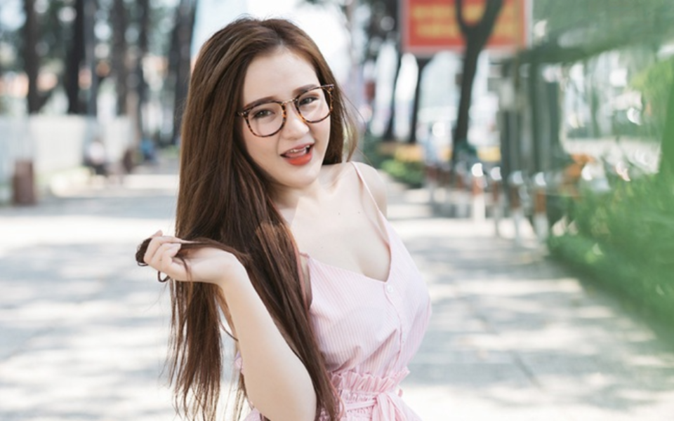 Ng&acirc;n 98 l&agrave;m đủ nghề trong 10 năm để nổi tiếng v&agrave; c&uacute; trượt ngang khi rẽ hướng kinh doanh- Ảnh 1.