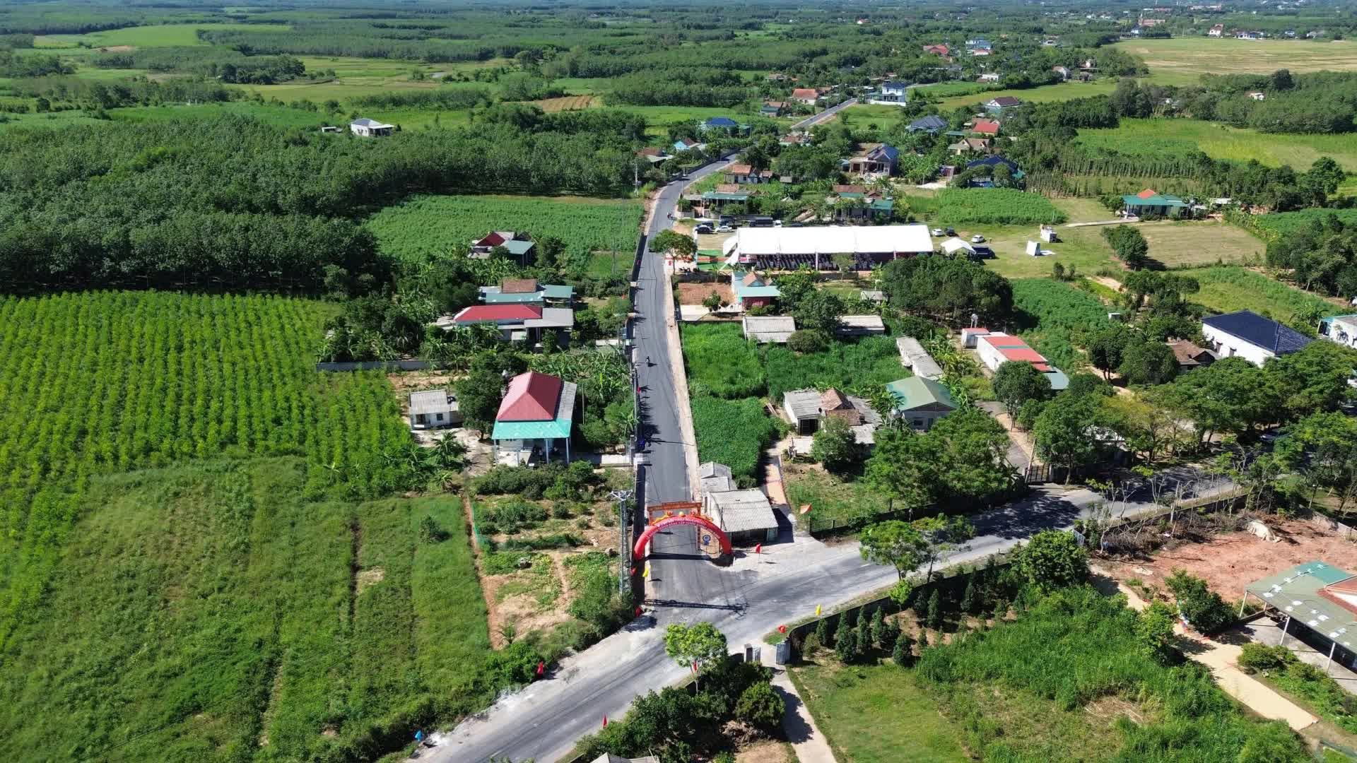 Con đường 12.000 tỷ đồng, dài 3,2km, 'thần tốc' thi công chỉ 20 ngày: Tập đoàn Sơn Hải tài trợ 100% vốn- Ảnh 1. Con đường 12.000 tỷ đồng, dài 3,2km, 'thần tốc' thi công chỉ 20 ngày: Tập đoàn Sơn Hải tài trợ 100% vốn- Ảnh 1.