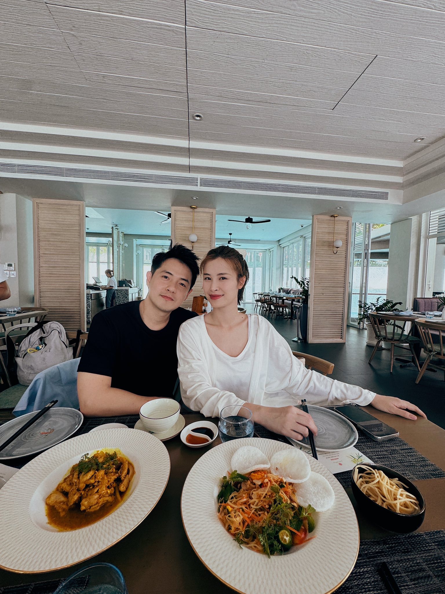 Nữ ca sĩ lấy chồng Chủ tịch, dùng 2 máy bay chở 500 khách dự đám cưới, sinh con liền sắm siêu biệt thự- Ảnh 5.