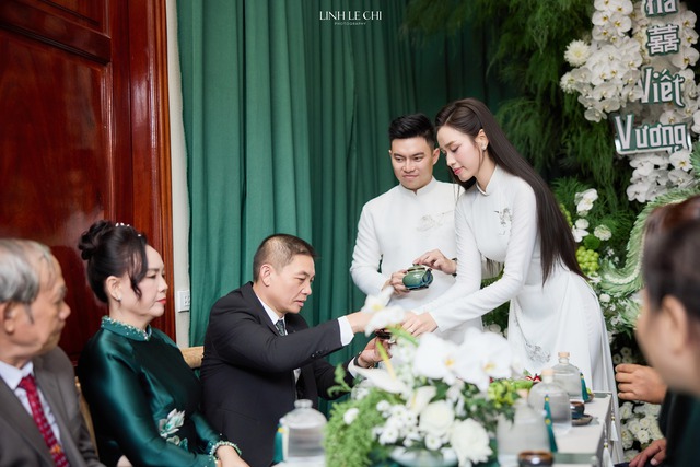 Khoảnh khắc hiếm khi các chủ tịch và phu nhân nổi tiếng Việt Nam “ra mặt” đi cưới vợ cho con- Ảnh 11.