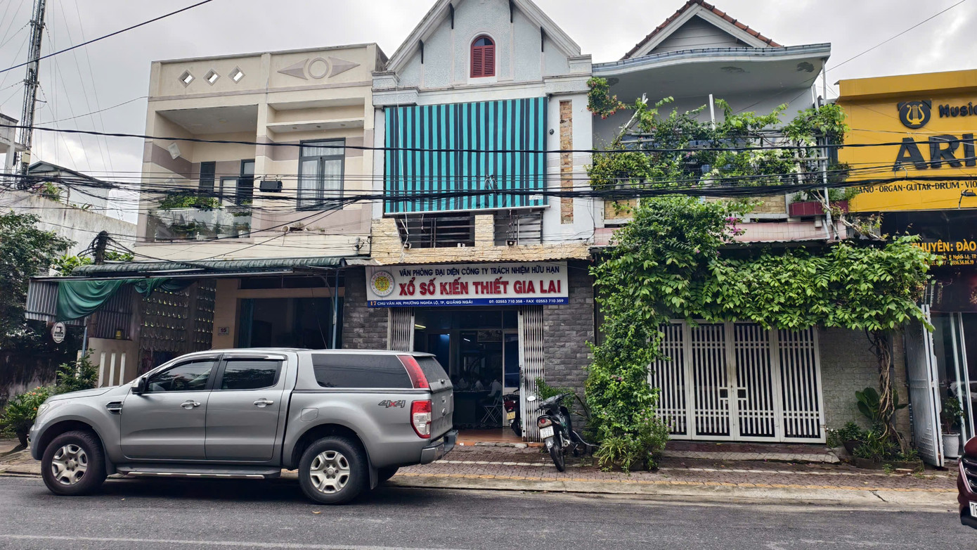 Vụ vé số trúng 2 tỷ đồng bị từ chối trả thưởng: Đã chuyển công an giám định- Ảnh 1. Vụ vé số trúng 2 tỷ đồng bị từ chối trả thưởng: Đã chuyển công an giám định- Ảnh 1.