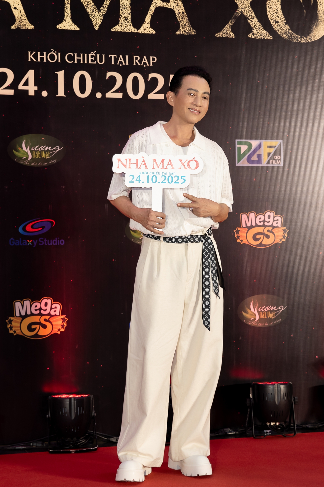 Hoài Lâm sao lại thế này?- Ảnh 14. Hoài Lâm sao lại thế này?- Ảnh 14.