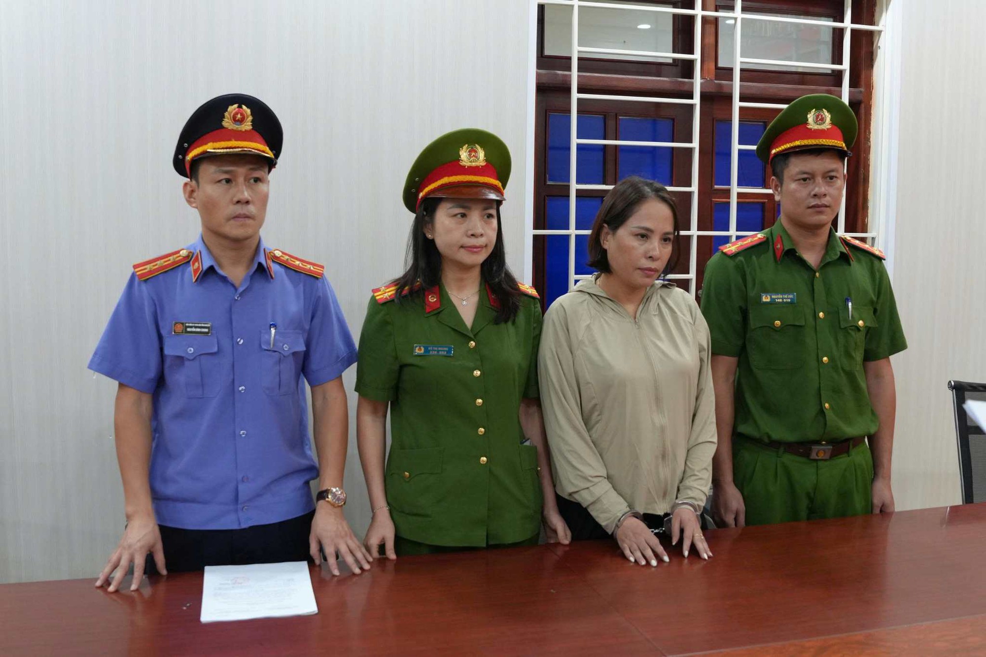 Cận cảnh xưởng sản xuất dầu ăn giả ở Nghệ An: Đã bán 2,7 triệu lít khắp các tỉnh, thu lợi 75 tỷ đồng - Ảnh 3. Cận cảnh xưởng sản xuất dầu ăn giả ở Nghệ An: Đã bán 2,7 triệu lít khắp các tỉnh, thu lợi 75 tỷ đồng - Ảnh 3.