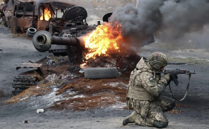 Thuyết phục &ocirc;ng Trump bất th&agrave;nh, Tổng thống Zelensky cậy nhờ ch&acirc;u &Acirc;u?- Ảnh 2.