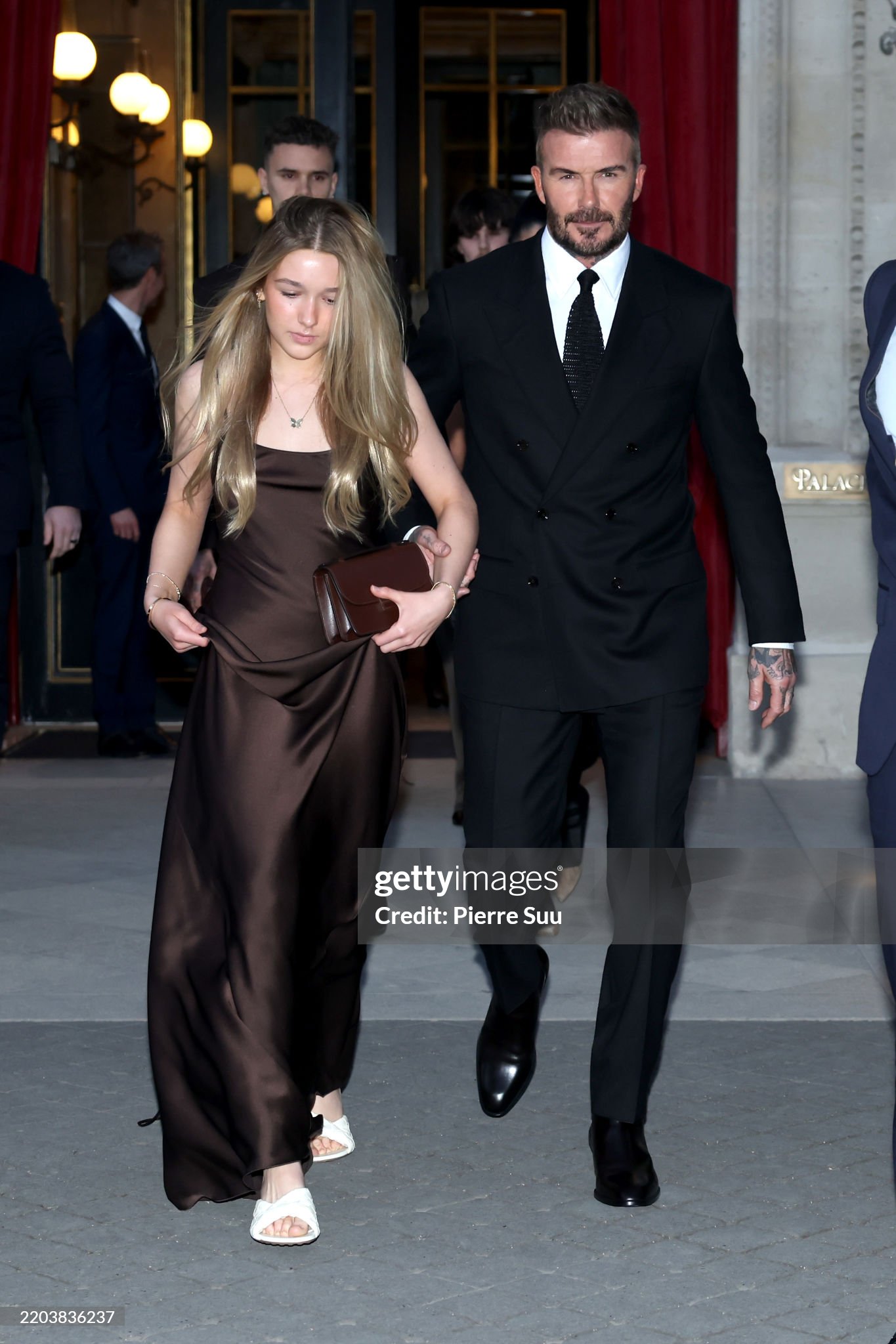 Có ai tin đây là Harper Beckham không, dụi mắt 7749 lần vẫn không nhận ra- Ảnh 7. Có ai tin đây là Harper Beckham không, dụi mắt 7749 lần vẫn không nhận ra- Ảnh 7.