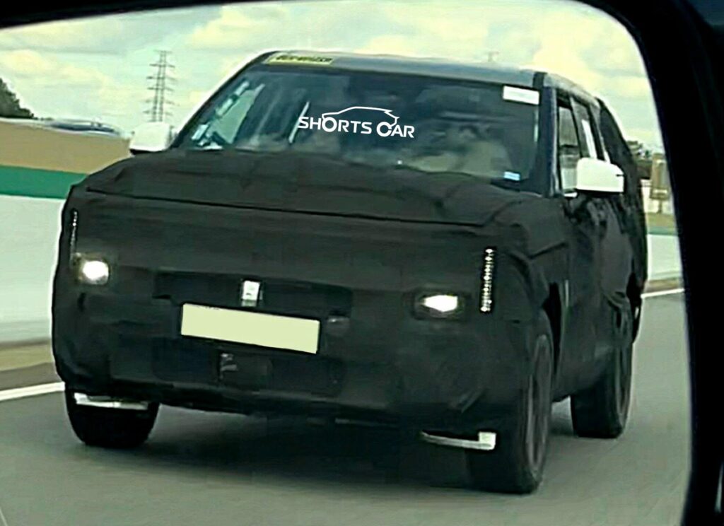 Lộ ảnh Hyundai Santa Fe bản mới: Đầu xe thiết kế lại nhưng phần đuôi vẫn là ẩn số, nội thất thay đổi nhẹ- Ảnh 2.