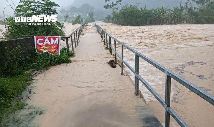 Miền Trung nguy cơ lũ lớn diện rộng, trọng tâm mưa to ở 4 tỉnh thành- Ảnh 1.