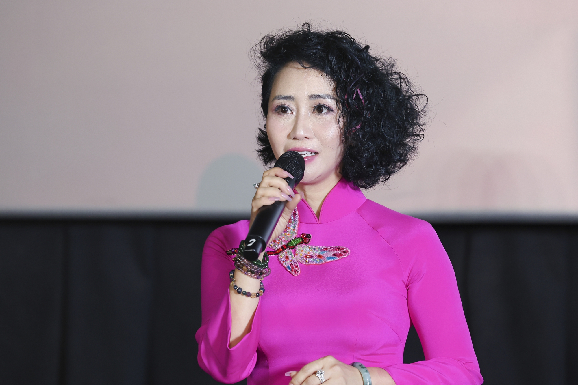 Nhạc sĩ Nhuận Phú được Tùng Dương cho tiền: “Đó là kỷ niệm khiến tôi xúc động đến tận bây giờ”- Ảnh 2. Nhạc sĩ Nhuận Phú được Tùng Dương cho tiền: “Đó là kỷ niệm khiến tôi xúc động đến tận bây giờ”- Ảnh 2.