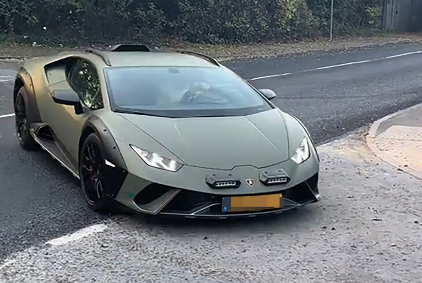 Erling Haaland tậu “siêu bò” Lamborghini xanh lục hiếm, bổ sung vào BST siêu xe trăm tỷ- Ảnh 1. Erling Haaland tậu “siêu bò” Lamborghini xanh lục hiếm, bổ sung vào BST siêu xe trăm tỷ- Ảnh 1.