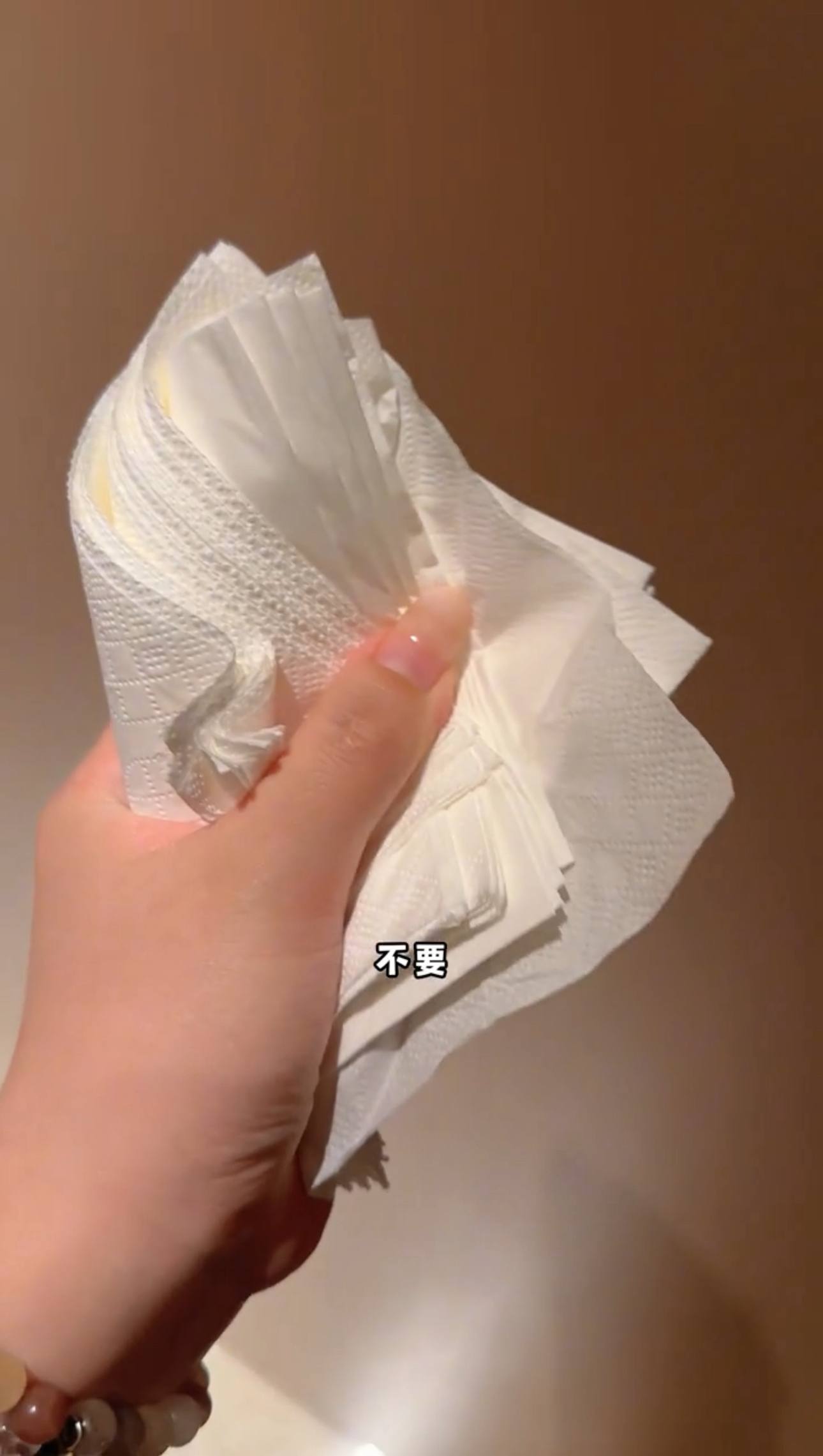 Cận cảnh ly sữa chua có 5000 tỷ lợi khuẩn, ai uống xong cũng phải đi Cận cảnh ly sữa chua có 5000 tỷ lợi khuẩn, ai uống xong cũng phải đi