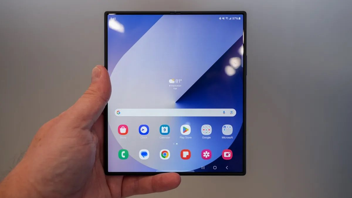 &Quot;Cú Đấm Hụt&Quot; Của Samsung: Tự Nhảy Vào Lửa Để Rồi Bị Bỏng, Cứ Mãi Hơn Thua Thế Này Thì Sao Thắng Nổi Iphone? Samsung Galaxy Z Fold 6X58F1200 1761054857886 1761054858702937445816