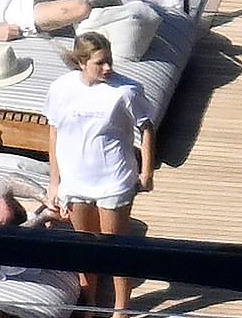 Có ai tin đây là Harper Beckham không, dụi mắt 7749 lần vẫn không nhận ra- Ảnh 2. Có ai tin đây là Harper Beckham không, dụi mắt 7749 lần vẫn không nhận ra- Ảnh 2.