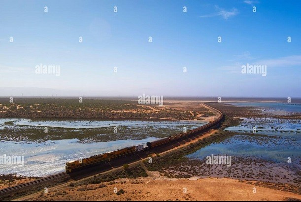 Khám phá đoàn tàu chở hàng dài nhất và nặng nhất thế giới- Ảnh 4. Khám phá đoàn tàu chở hàng dài nhất và nặng nhất thế giới- Ảnh 4.