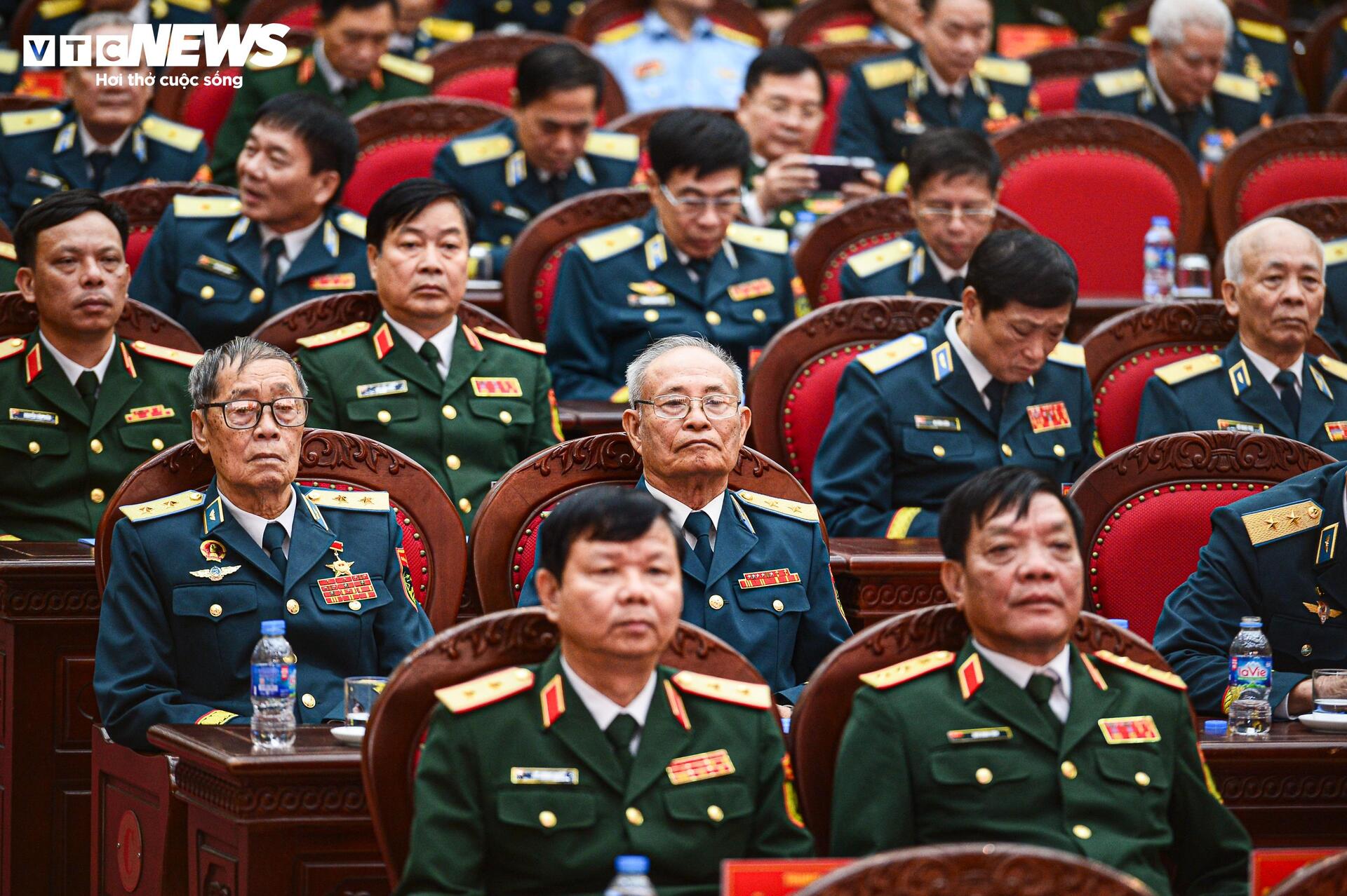 Quân chủng Phòng không - Không quân nhận danh hiệu Anh hùng Lực lượng vũ trang Nhân dân- Ảnh 13. Quân chủng Phòng không - Không quân nhận danh hiệu Anh hùng Lực lượng vũ trang Nhân dân- Ảnh 13.