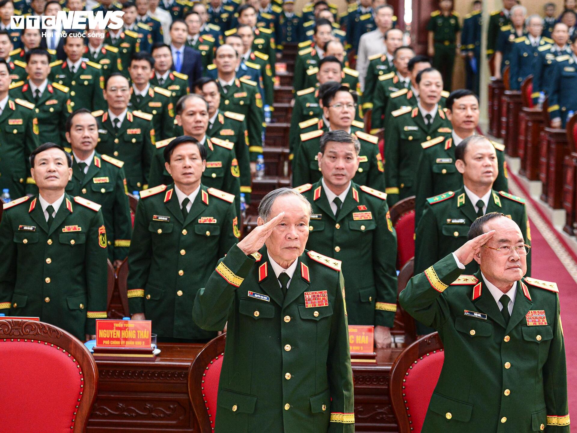 Quân chủng Phòng không - Không quân nhận danh hiệu Anh hùng Lực lượng vũ trang Nhân dân- Ảnh 6. Quân chủng Phòng không - Không quân nhận danh hiệu Anh hùng Lực lượng vũ trang Nhân dân- Ảnh 6.