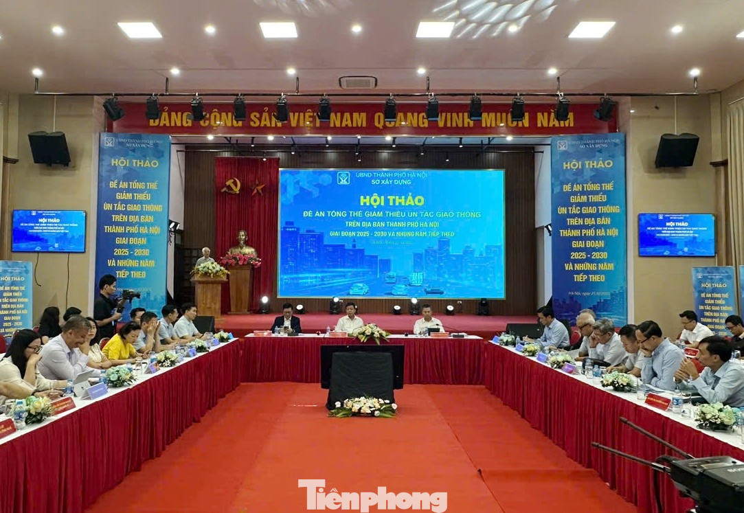 Đề xuất người dân Hà Nội đi làm, đi học lệch khung giờ để giảm ùn tắc- Ảnh 1.