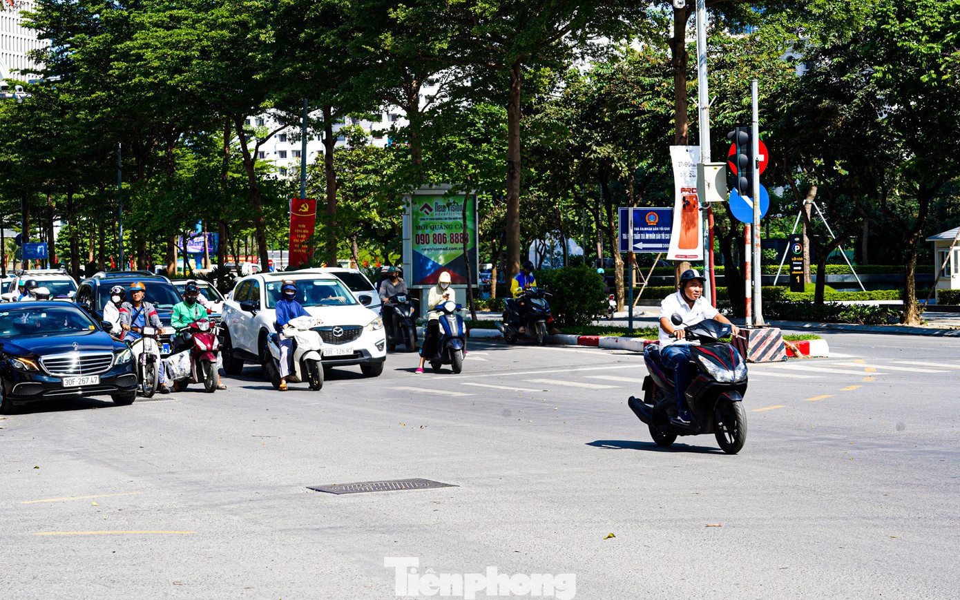 ‘Mắt thần' AI giăng khắp đường phố Hà Nội, người đi xe máy vẫn vô tư vượt đèn đỏ- Ảnh 9.
