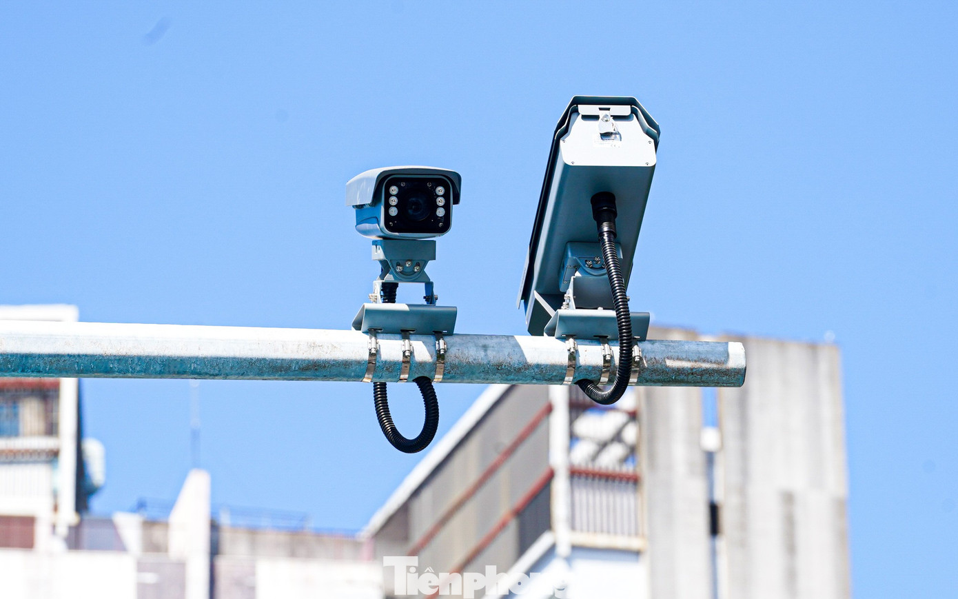 ‘Mắt thần' AI giăng khắp đường phố Hà Nội, người đi xe máy vẫn vô tư vượt đèn đỏ- Ảnh 17.