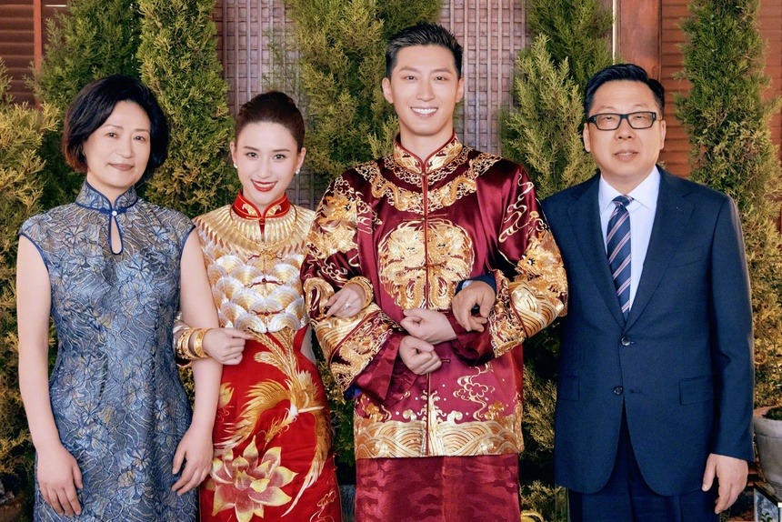 Báo Trung: Ái nữ trùm sòng bạc Macau “hút máu” chồng nghèo Đậu Kiêu đến cùng quẫn!- Ảnh 2. Báo Trung: Ái nữ trùm sòng bạc Macau “hút máu” chồng nghèo Đậu Kiêu đến cùng quẫn!- Ảnh 2.