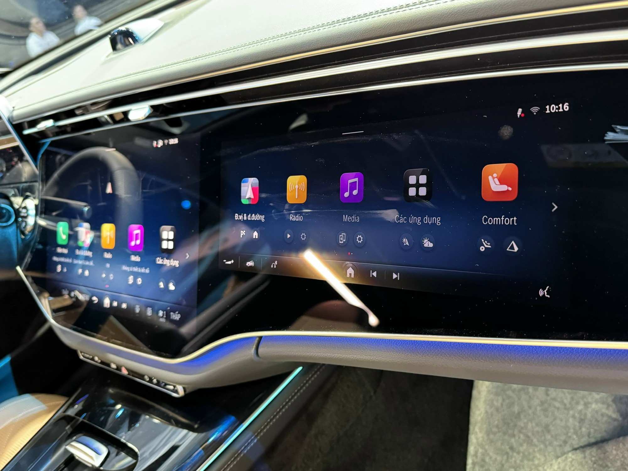 Mercedes-Benz E-Class th&ecirc;m m&agrave;n h&igrave;nh ghế phụ: Chuy&ecirc;n gia n&oacute;i dễ mất tập trung, chủ xe khen v&igrave; phục vụ gia đ&igrave;nh- Ảnh 19.