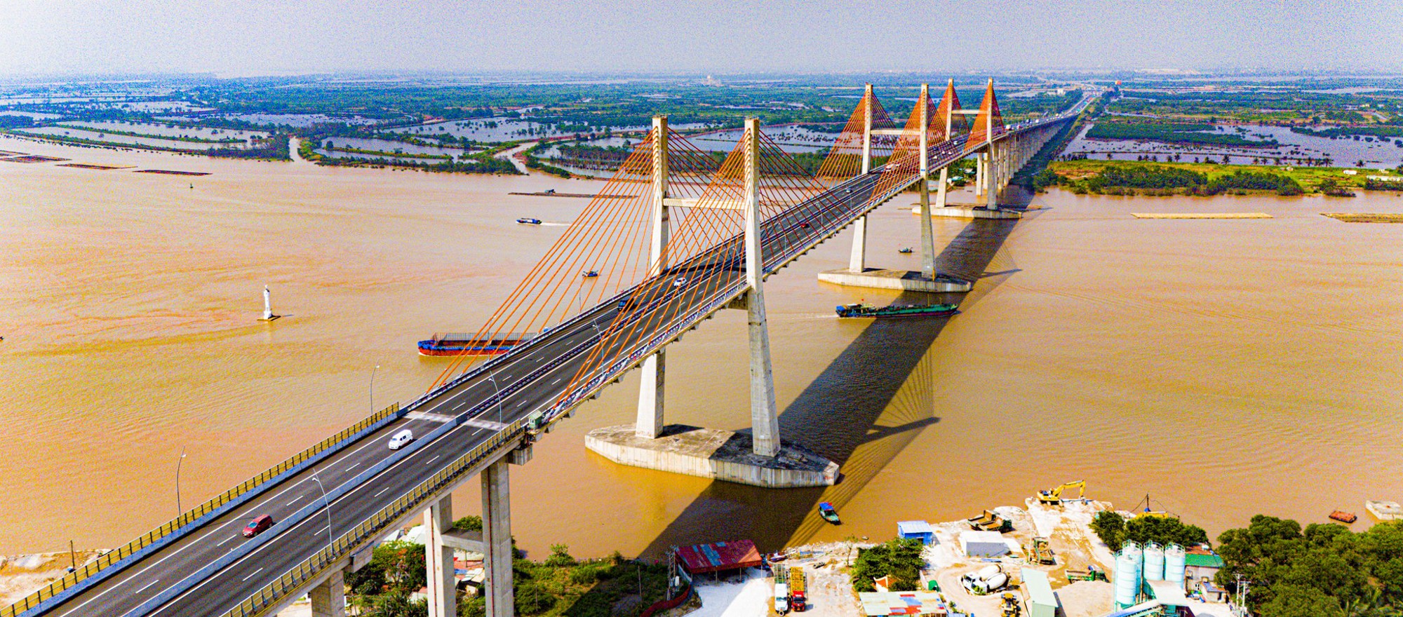 Cây cầu dây văng lọt top 3 nhiều nhịp nhất thế giới, nằm trên tuyến cao tốc đắt đỏ nhất, được thiết kế và thi công hoàn toàn bởi đội ngũ kỹ sư Việt Nam: Ai đứng sau?- Ảnh 3.