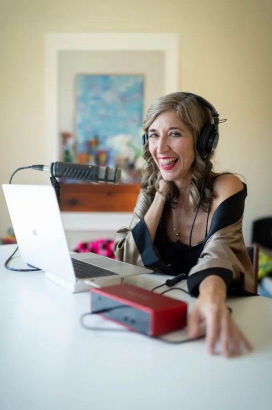 Nữ diễn vi&ecirc;n ra mắt podcast tr&ograve; chuyện với bạn trai cũ, phỏng vấn 10 người/năm để truy t&igrave;m nguy&ecirc;n nh&acirc;n khiến mối quan hệ tan vỡ- Ảnh 1.