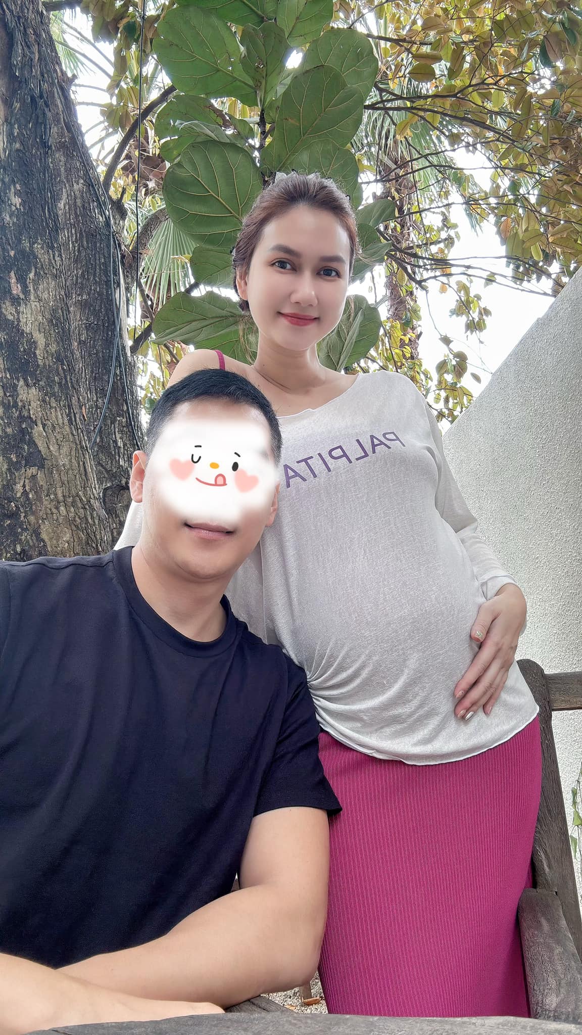 "Mỹ nhân phim giờ vàng VFC" bầu lần 3 với chồng doanh nhân bí ẩn hơn 11 tuổi?- Ảnh 6. "Mỹ nhân phim giờ vàng VFC" bầu lần 3 với chồng doanh nhân bí ẩn hơn 11 tuổi?- Ảnh 6.