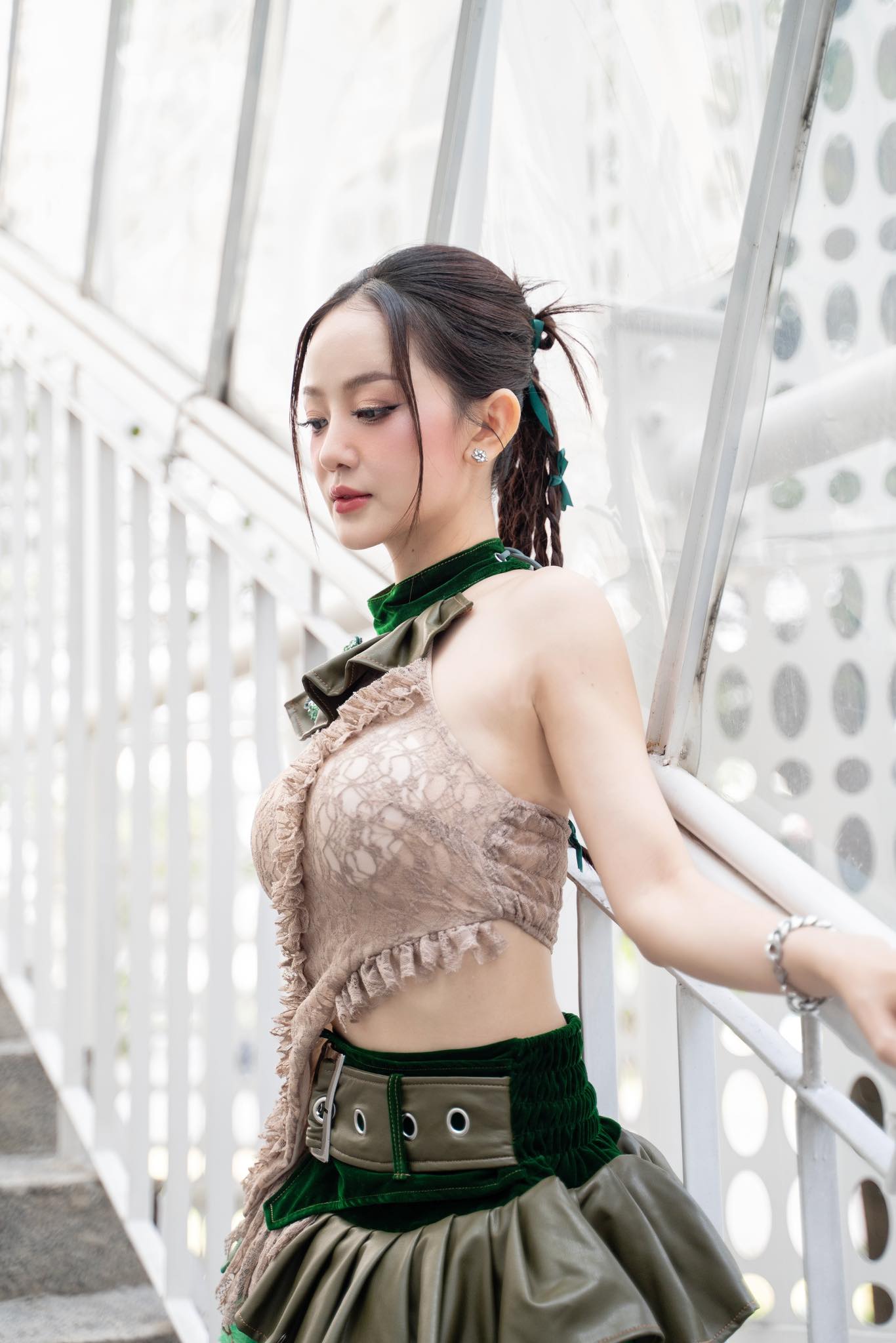Bạn gái kín tiếng của Liên Bỉnh Phát: Cựu thành viên Mắt Ngọc, gợi cảm như Triệu Lệ Dĩnh- Ảnh 3. Bạn gái kín tiếng của Liên Bỉnh Phát: Cựu thành viên Mắt Ngọc, gợi cảm như Triệu Lệ Dĩnh- Ảnh 3.