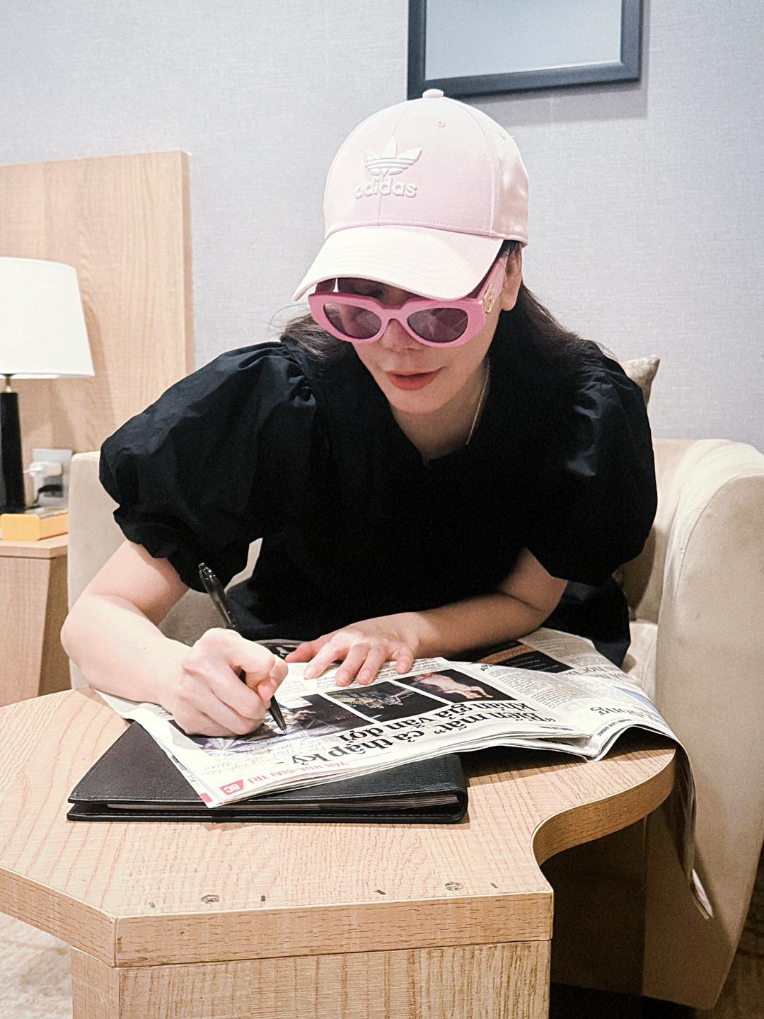 Ngoại hình nữ ca sĩ ở biệt thự 600m2, sở hữu nhà từ Nam ra Bắc, 45 tuổi kết hôn, lần đầu công khai có con- Ảnh 8.