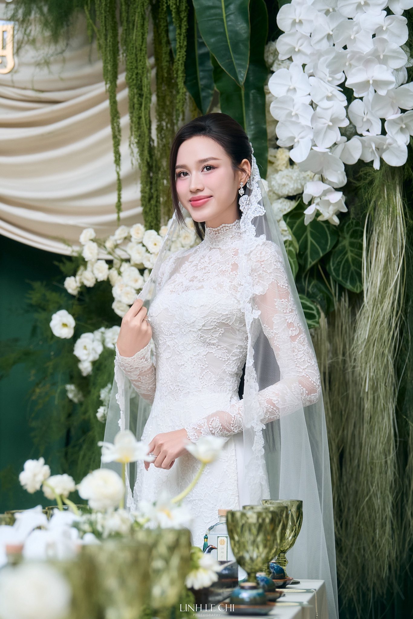 Lễ đón dâu Đỗ Hà và thiếu gia tập đoàn Sơn Hải: Cô dâu chú rể quá đẹp đôi, thái độ mẹ chồng gây chú ý- Ảnh 5. Lễ đón dâu Đỗ Hà và thiếu gia tập đoàn Sơn Hải: Cô dâu chú rể quá đẹp đôi, thái độ mẹ chồng gây chú ý- Ảnh 5.