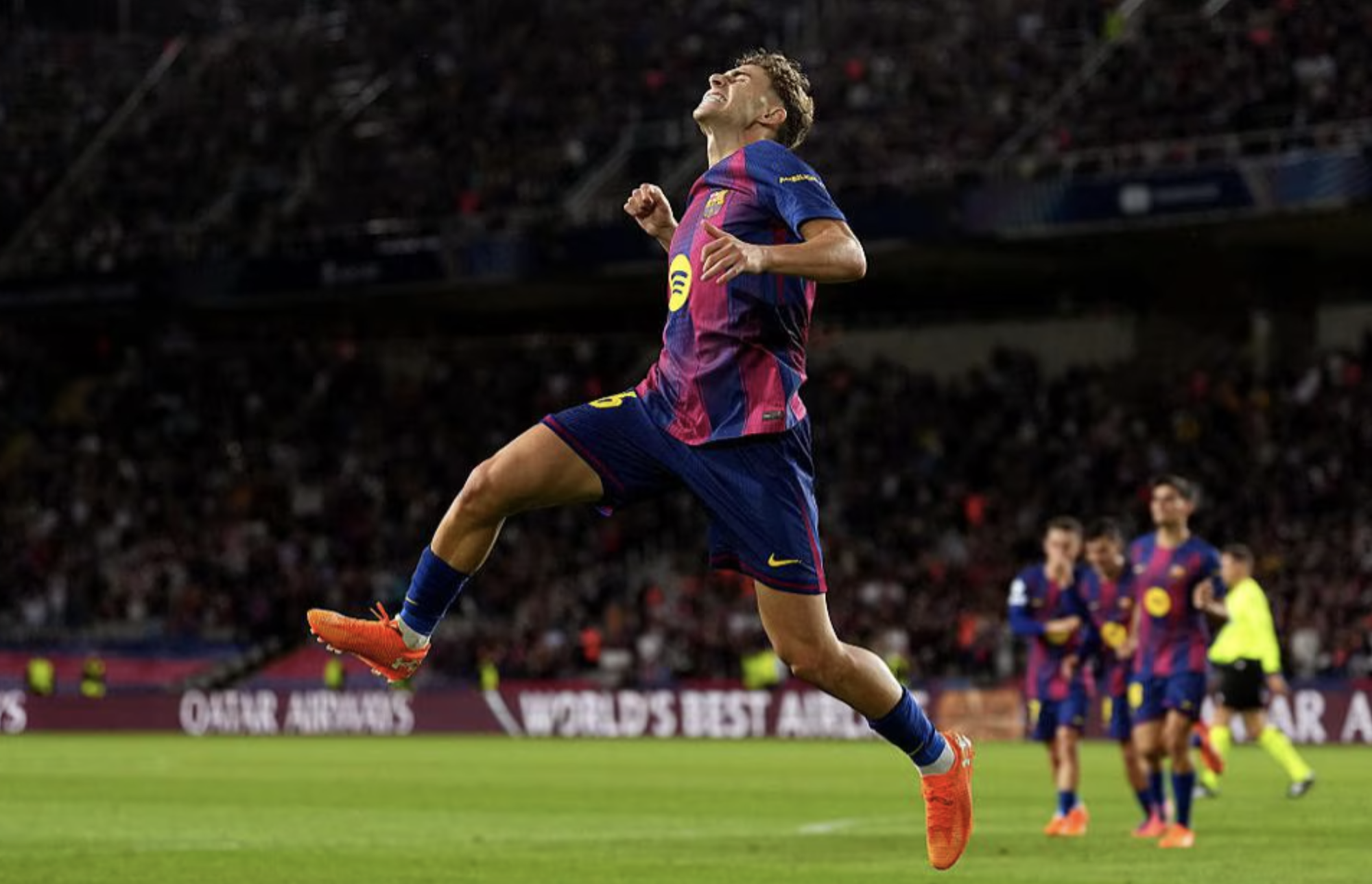 Fermin Lopez lập hat-trick, Barcelona chạy đà ấn tượng trước "El Clasico"- Ảnh 1. Fermin Lopez lập hat-trick, Barcelona chạy đà ấn tượng trước "El Clasico"- Ảnh 1.