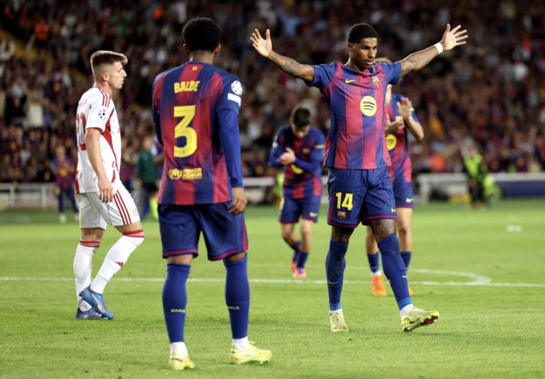 Fermin Lopez lập hat-trick, Barcelona chạy đà ấn tượng trước "El Clasico"- Ảnh 5. Fermin Lopez lập hat-trick, Barcelona chạy đà ấn tượng trước "El Clasico"- Ảnh 5.