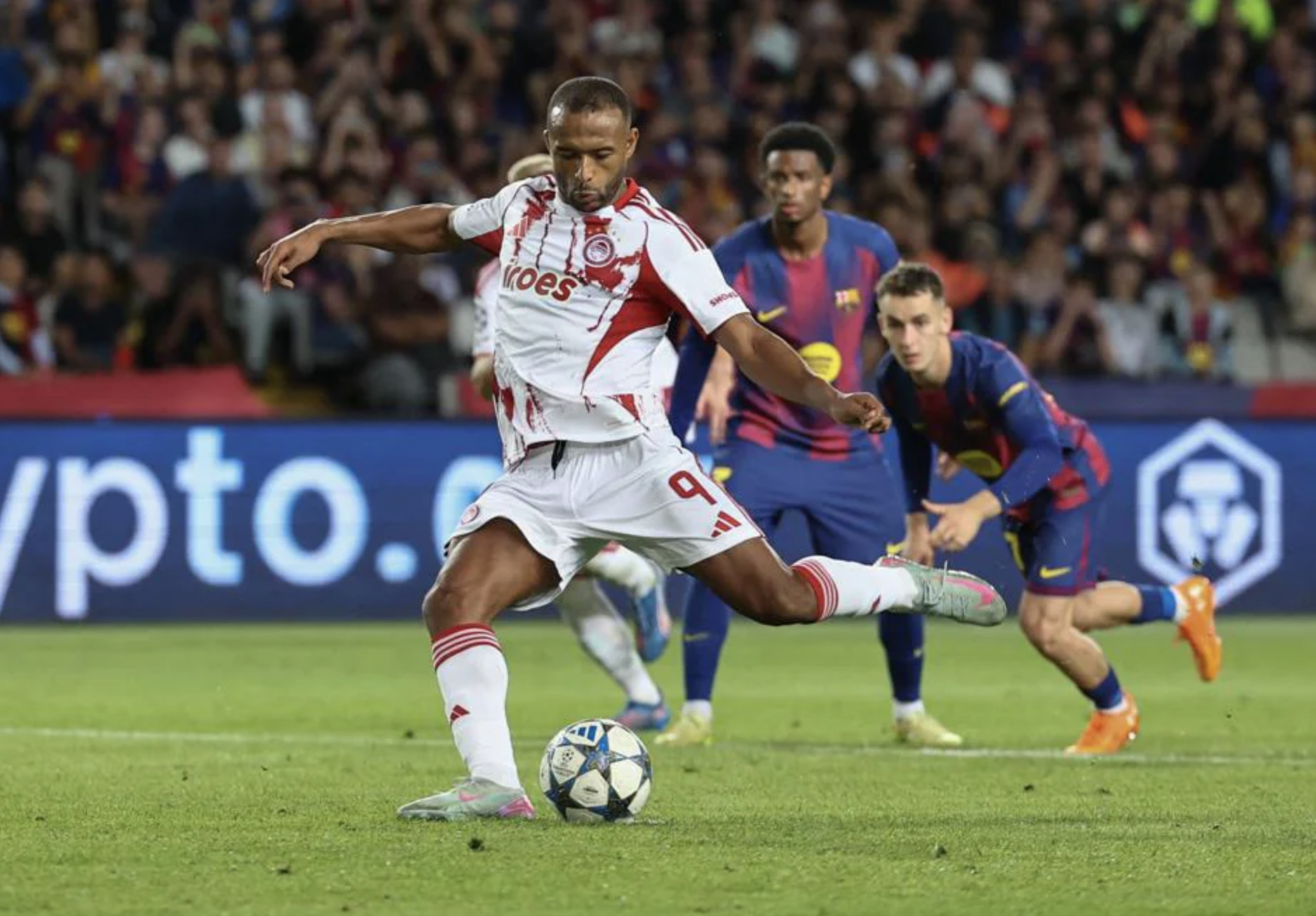 Fermin Lopez lập hat-trick, Barcelona chạy đà ấn tượng trước "El Clasico"- Ảnh 3. Fermin Lopez lập hat-trick, Barcelona chạy đà ấn tượng trước "El Clasico"- Ảnh 3.